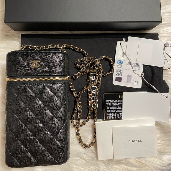 chanel chain around phone holder